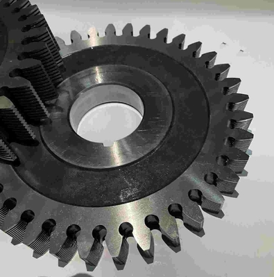 단일 날이 있다면도기와 조립된 모듈 CNC 기어 절삭 검정색